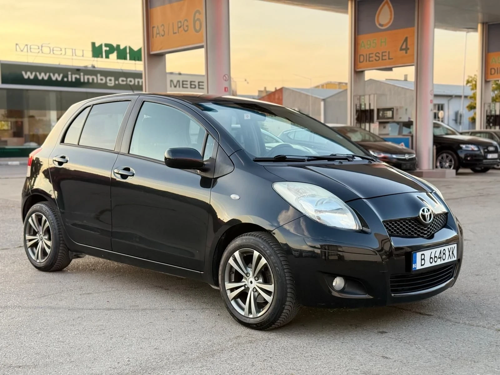 Toyota Yaris 1.3VVTi/101��* KEYYLES* ����������* ���/������*  | Mobile.bg � ����������� 10