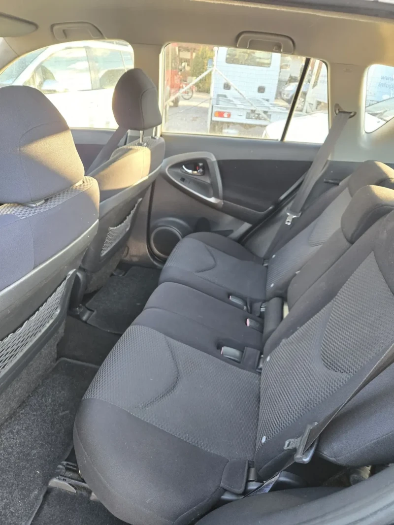 Toyota Rav4, снимка 8 - Автомобили и джипове - 52946142