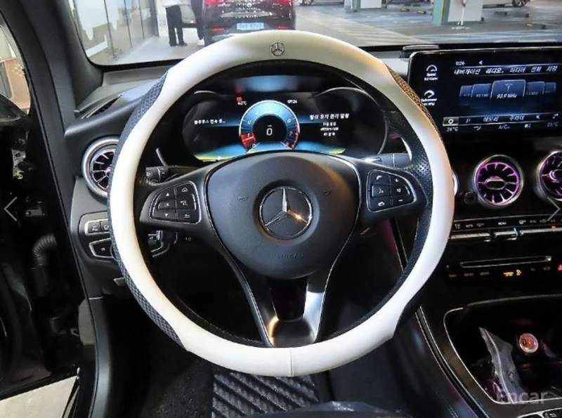 Mercedes-Benz GLC 300, снимка 8 - Автомобили и джипове - 52819484