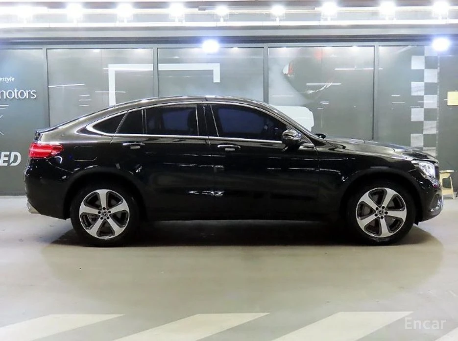 Mercedes-Benz GLC 300  - изображение 3