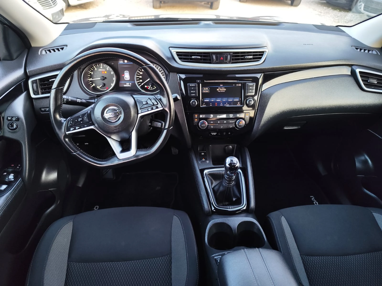 Nissan Qashqai 1.3 бензин, снимка 10 - Автомобили и джипове - 53779689