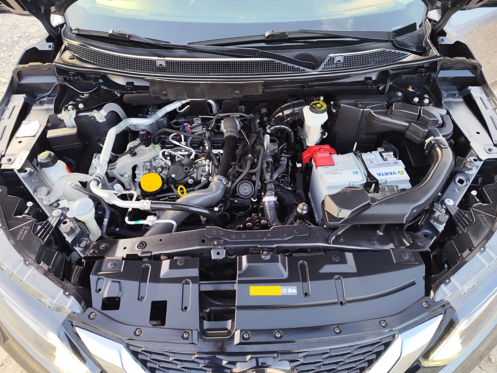 Nissan Qashqai 1.3 бензин, снимка 16 - Автомобили и джипове - 53779689