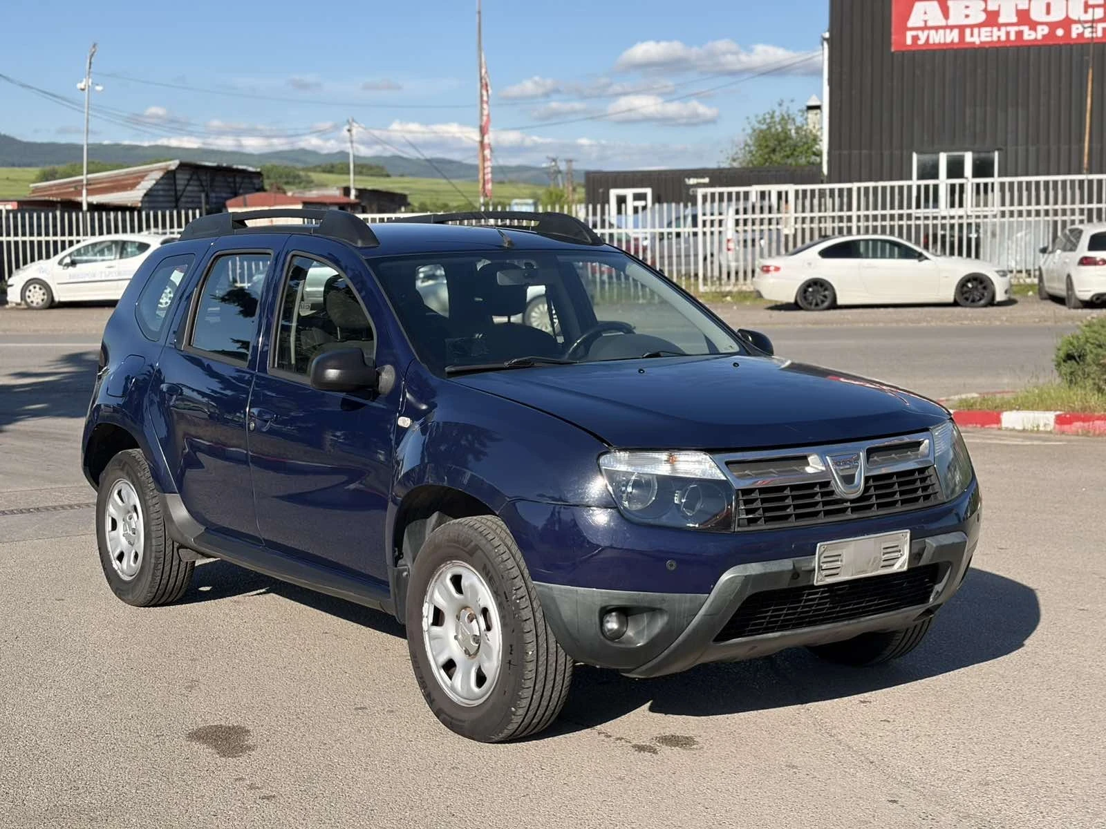 Dacia Duster 1.5d 4x4 laureate, снимка 3 - Автомобили и джипове - 54597544