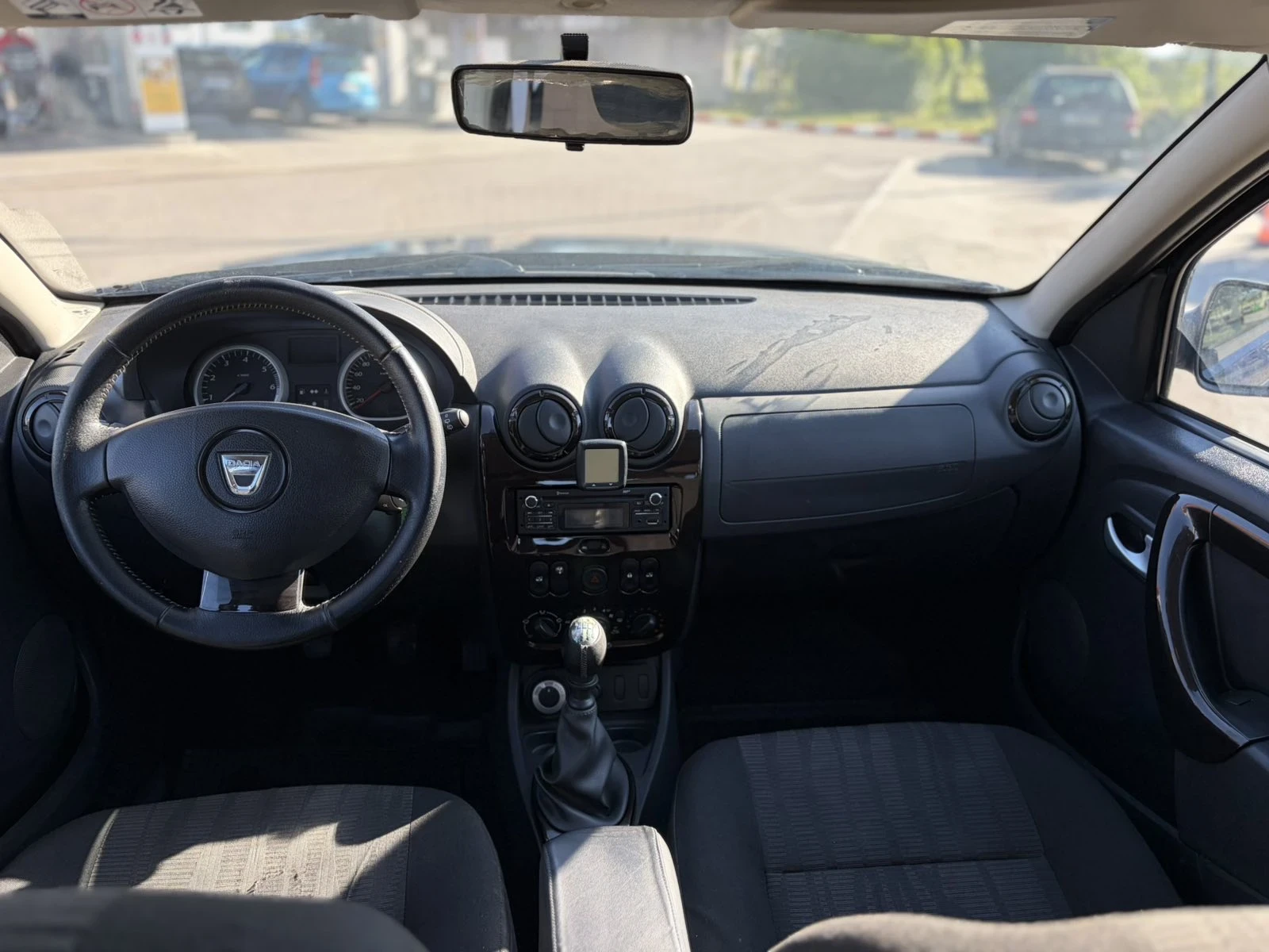 Dacia Duster 1.5d 4x4 laureate, снимка 7 - Автомобили и джипове - 54597544