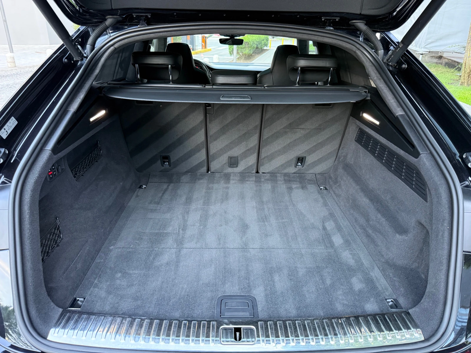 Audi RSQ8 MAX FULL, B&O, Ceramic, Nightv, Mass, Pano, , снимка 11 - Автомобили и джипове - 54796235