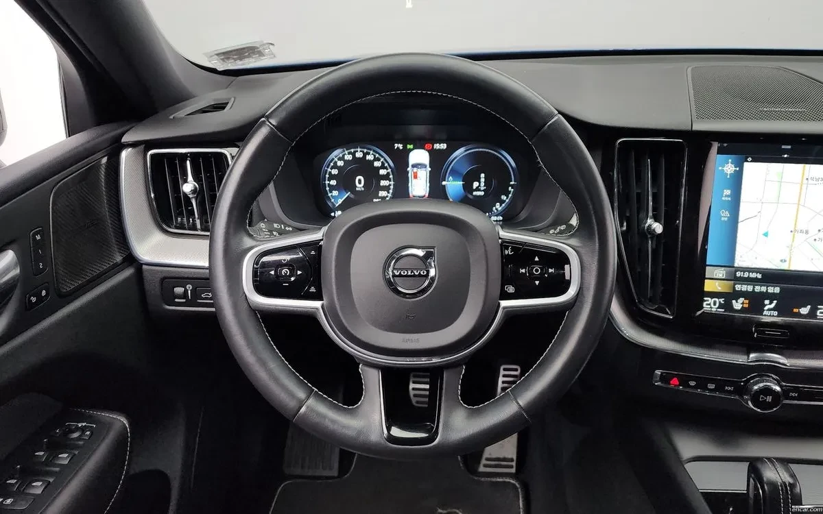 Volvo XC60, снимка 11 - Автомобили и джипове - 54855348