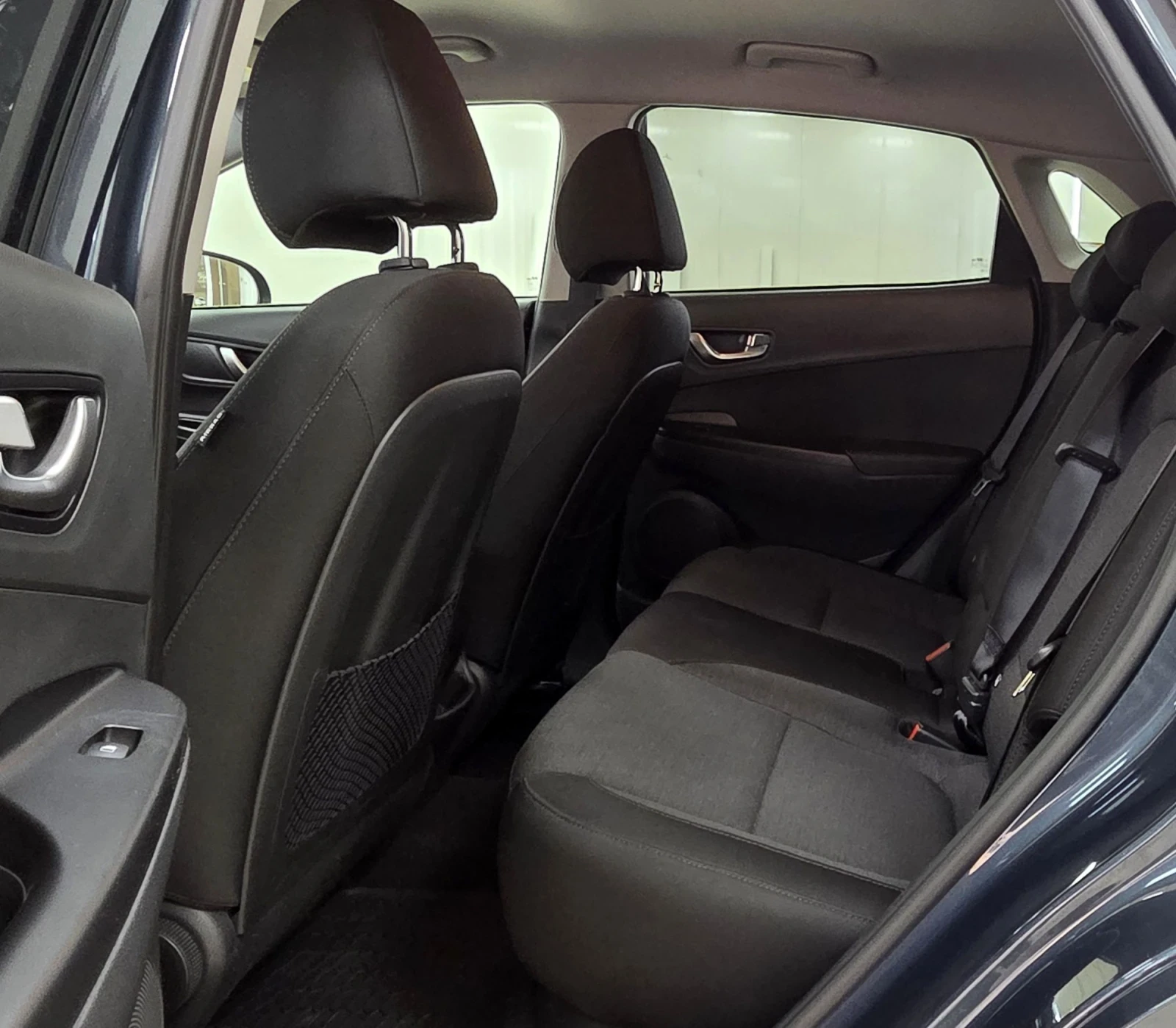Hyundai Kona SOH100%/ГАРАНЦИОННА/СРЕВИЗНА КНИЖКА, снимка 8 - Автомобили и джипове - 54974177