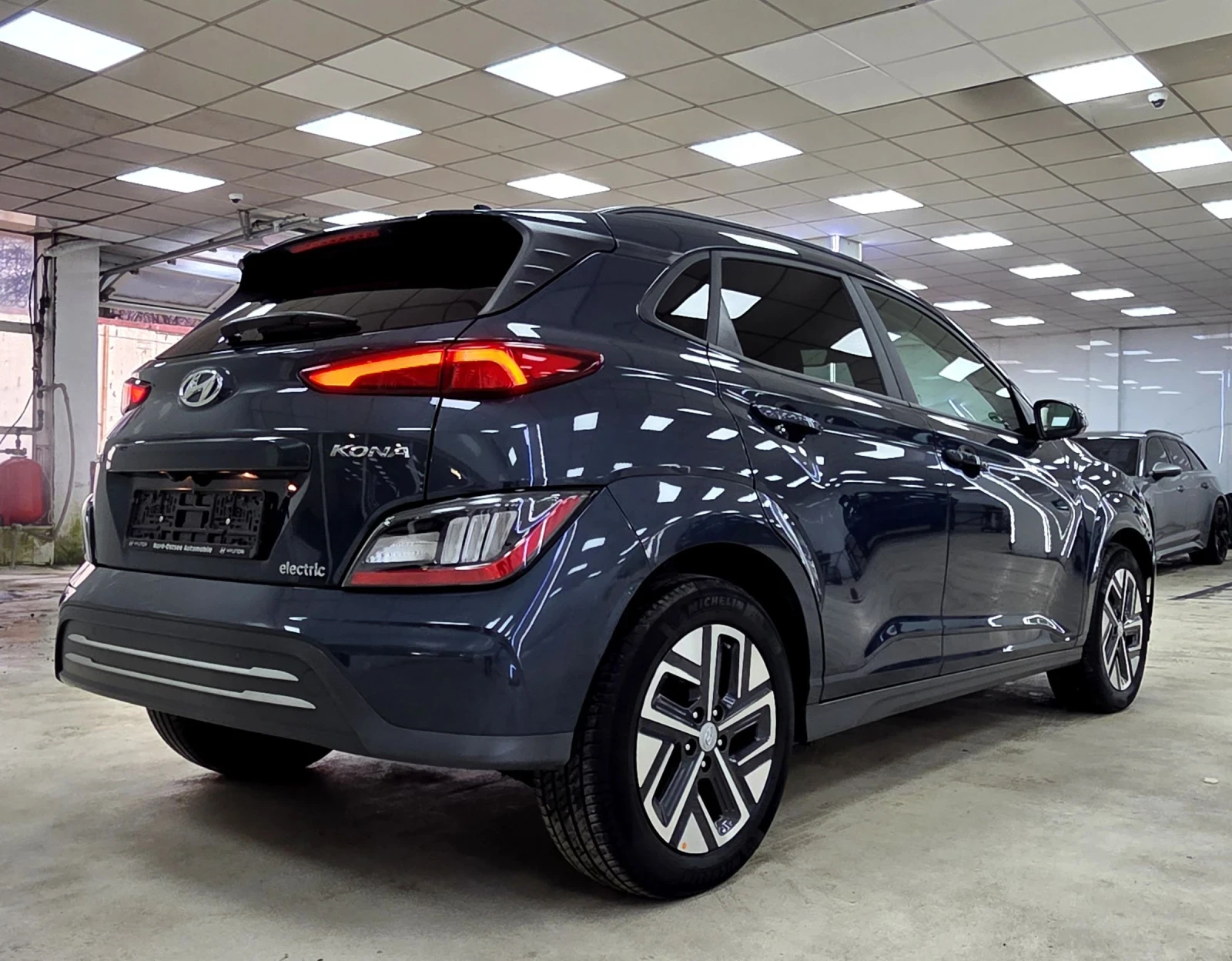 Hyundai Kona SOH100%/ГАРАНЦИОННА/СРЕВИЗНА КНИЖКА, снимка 3 - Автомобили и джипове - 54974177