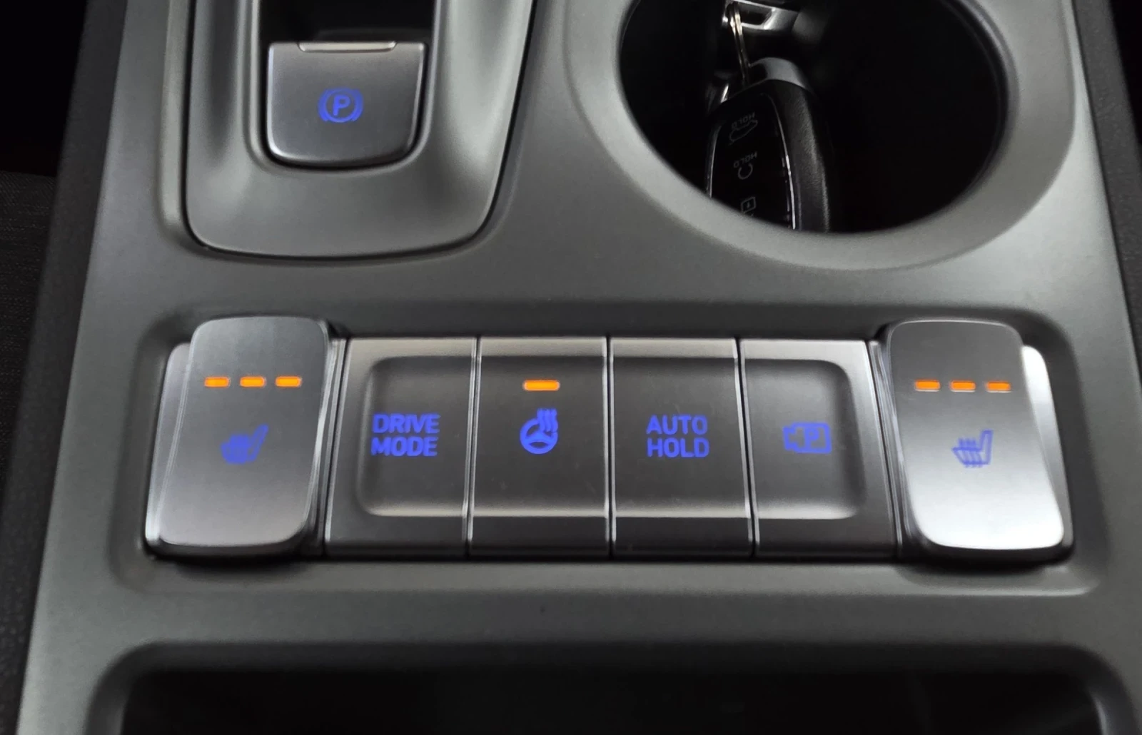 Hyundai Kona SOH100%/ГАРАНЦИОННА/СРЕВИЗНА КНИЖКА, снимка 13 - Автомобили и джипове - 54974177
