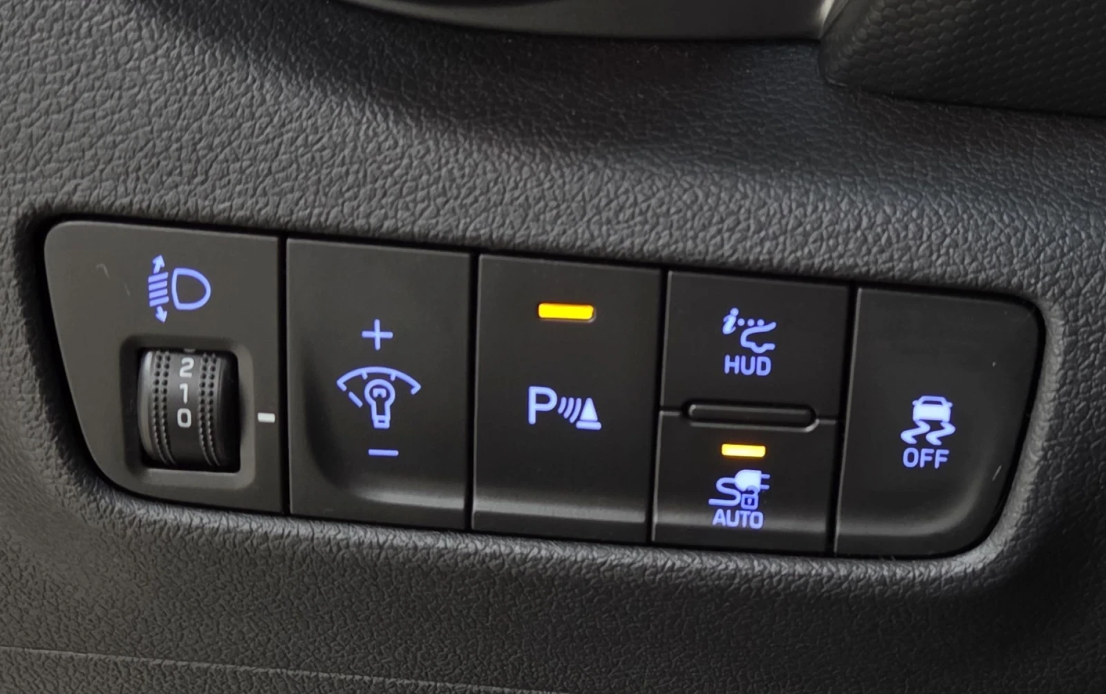 Hyundai Kona SOH100%/ГАРАНЦИОННА/СРЕВИЗНА КНИЖКА, снимка 14 - Автомобили и джипове - 54974177