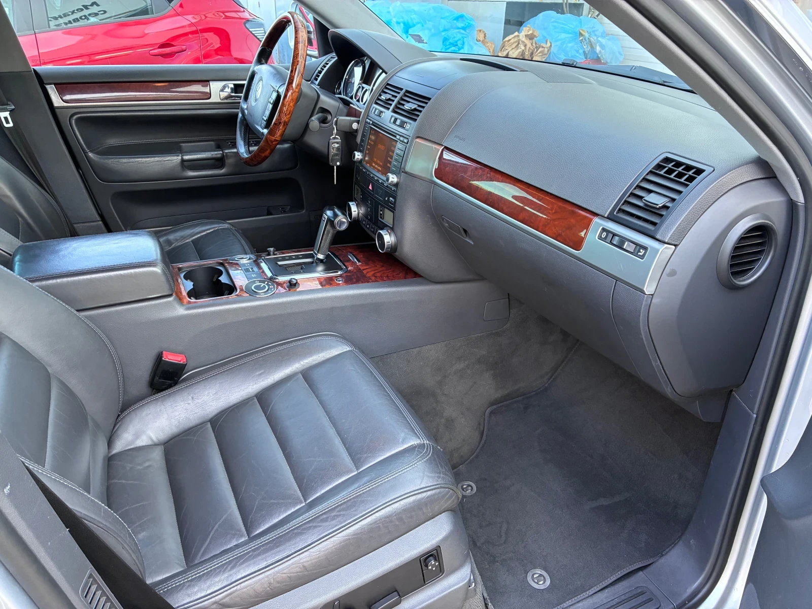 VW Touareg 3.0 TDI, снимка 6 - Автомобили и джипове - 56582589