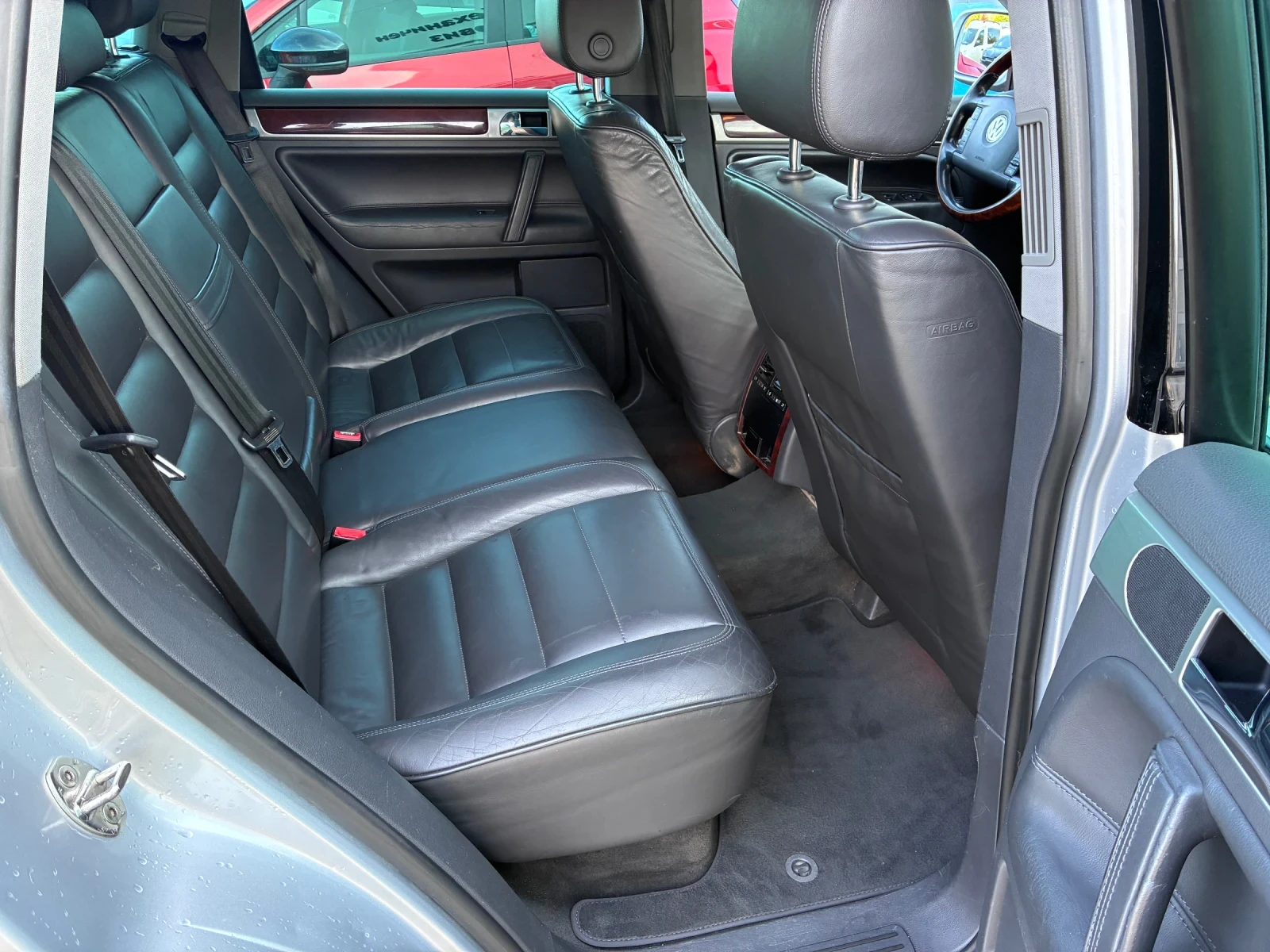VW Touareg 3.0 TDI, снимка 8 - Автомобили и джипове - 56582589