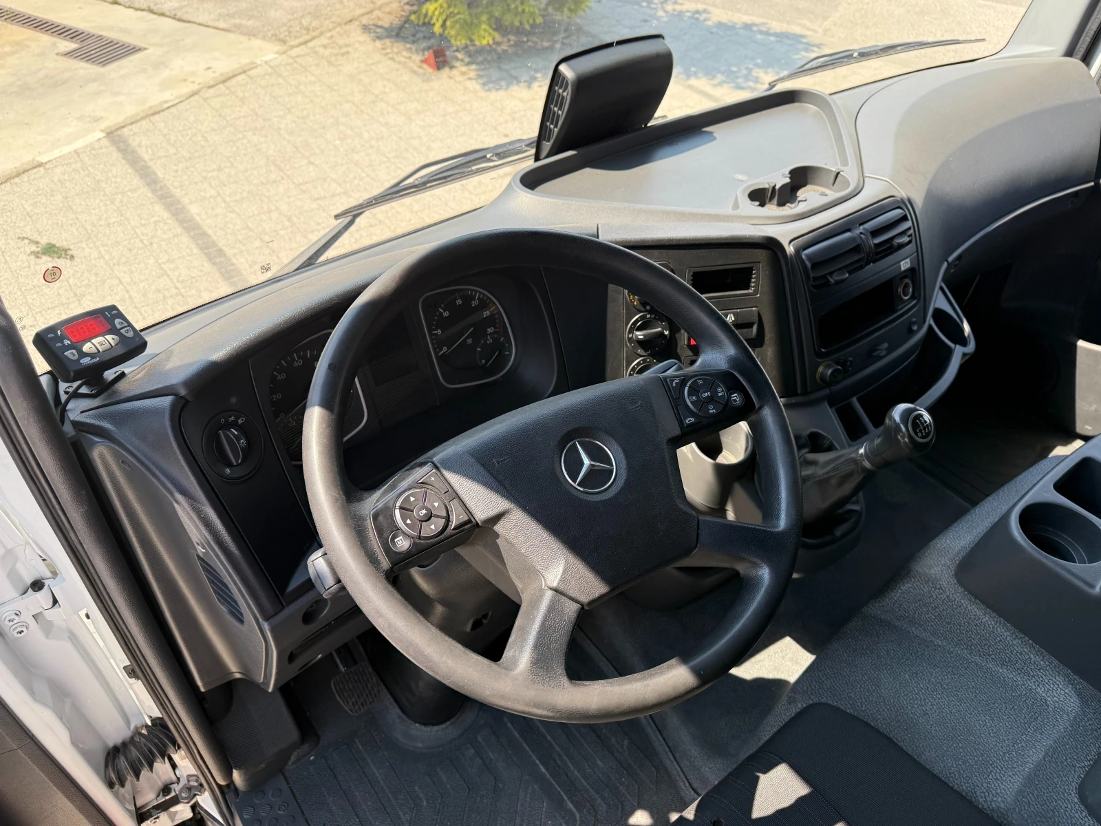 Mercedes-Benz Atego 1018 Bluetec 6   +  5.32.  | Mobile.bg   15