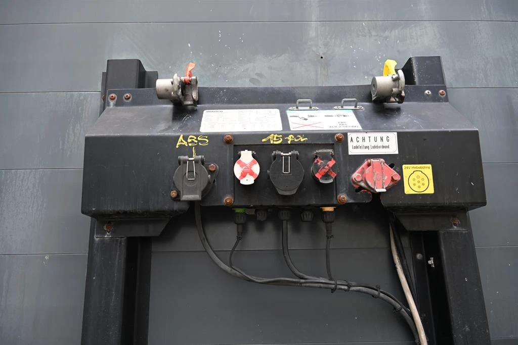 Полуремарке Други 3/E Падащ борд Cargolift , снимка 10 - Ремаркета - 52501926