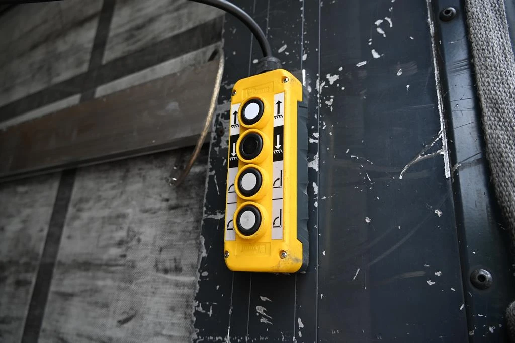 Полуремарке Други 3/E Падащ борд Cargolift , снимка 9 - Ремаркета - 52501926