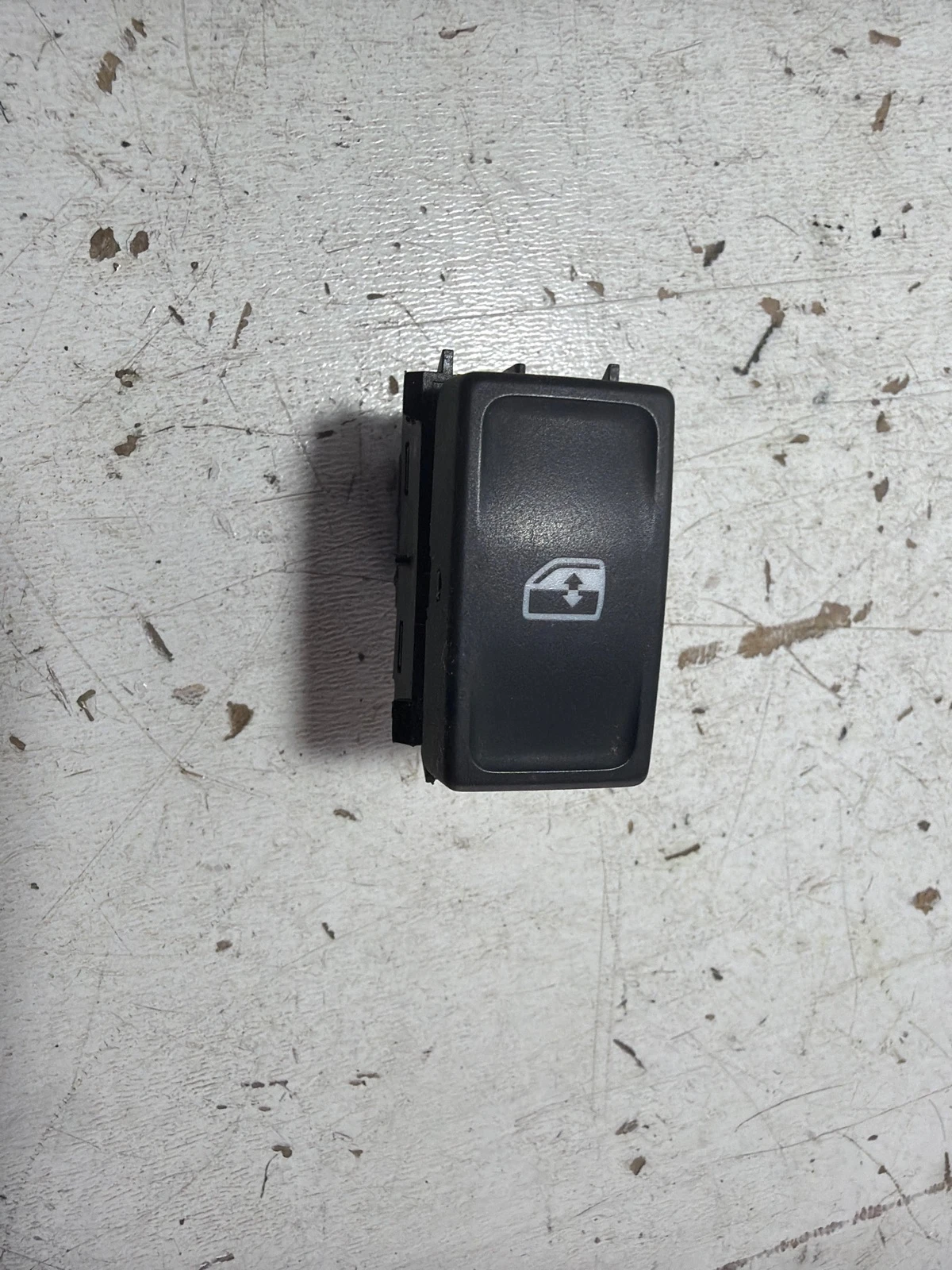 копче ел. стъкла 5E0959855A Skoda Octavia