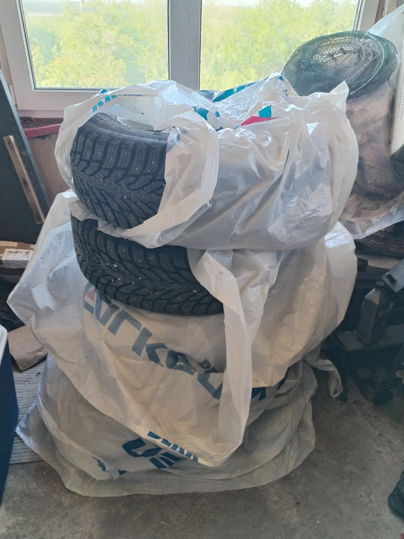 Гуми с джанти Nokian 195/65R16, снимка 10 - Гуми и джанти - 54683317
