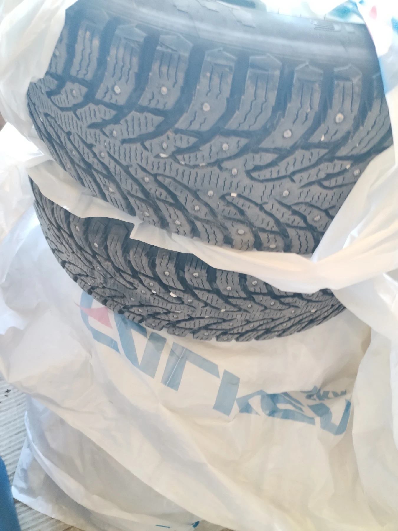 Гуми с джанти Nokian 195/65R16, снимка 9 - Гуми и джанти - 54683317
