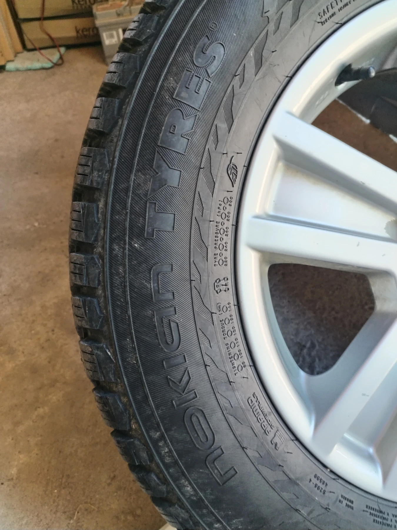 Гуми с джанти Nokian 195/65R16, снимка 7 - Гуми и джанти - 54683317