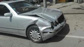 Mercedes-Benz E 320 CDI,Автомат,Фейслифт, снимка 2