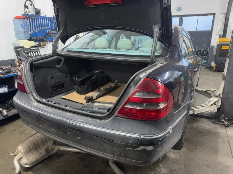 Mercedes-Benz E 320, снимка 3 - Автомобили и джипове - 48869068