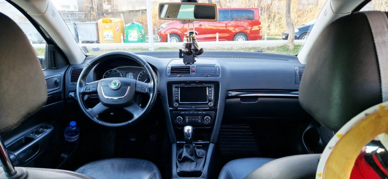 Skoda Octavia 1.8 TFSI 160к.с., снимка 12 - Автомобили и джипове - 48950875