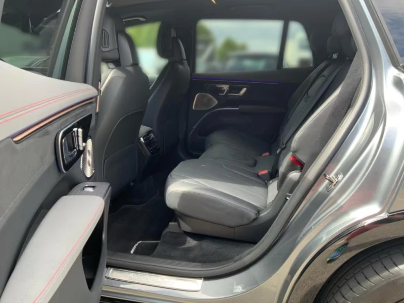 Mercedes-Benz EQS 580/544HP/AMG/4M/7SEATS/NIGHT/PANO/DISTR/WIDE/722v, снимка 15 - Автомобили и джипове - 51820061