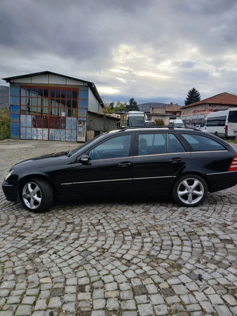 Mercedes-Benz C 350 Швейцария, снимка 5 - Автомобили и джипове - 52228392