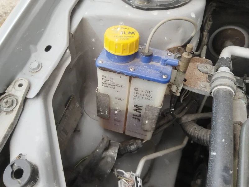 Toyota Yaris 1.0i Газ-бензин, снимка 13 - Автомобили и джипове - 52343053