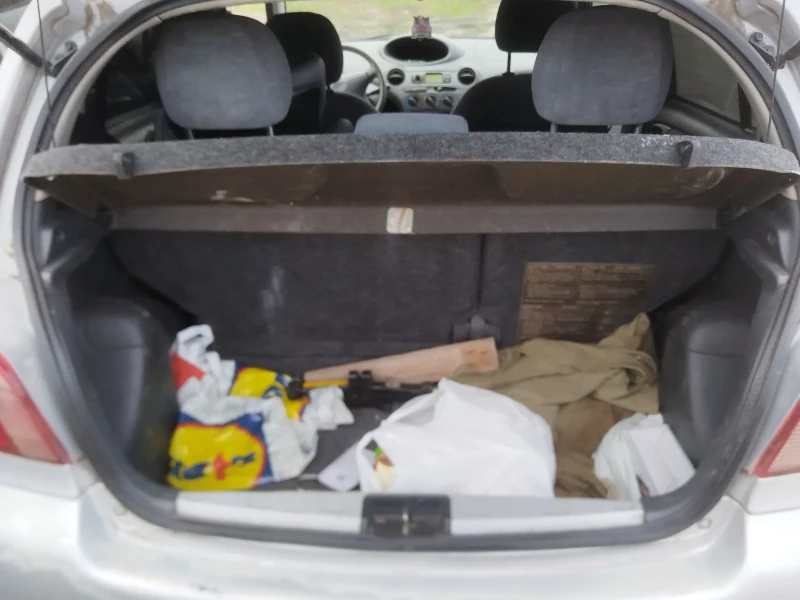 Toyota Yaris 1.0i Газ-бензин, снимка 10 - Автомобили и джипове - 52343053