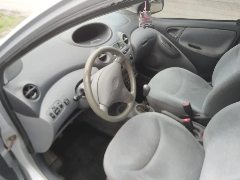 Toyota Yaris 1.0i Газ-бензин, снимка 8 - Автомобили и джипове - 52343053