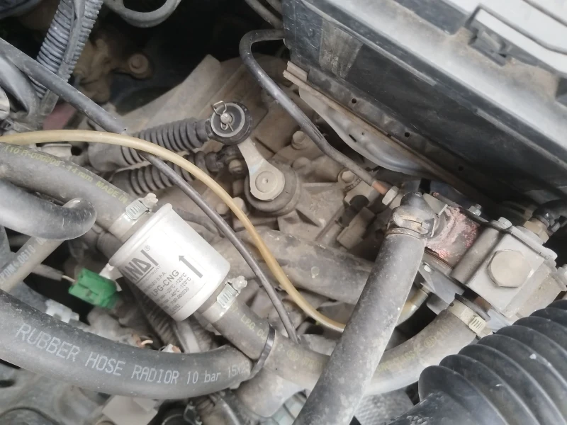 Toyota Yaris 1.0i Газ-бензин, снимка 15 - Автомобили и джипове - 52343053