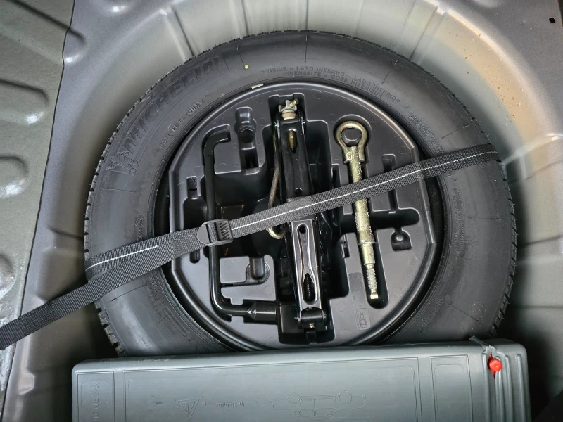 Citroen C4 1.4i  88кс ЕВРО 4 102142 КМ. НОВИ ЗИМНИ ГУМИ, снимка 10 - Автомобили и джипове - 52489967