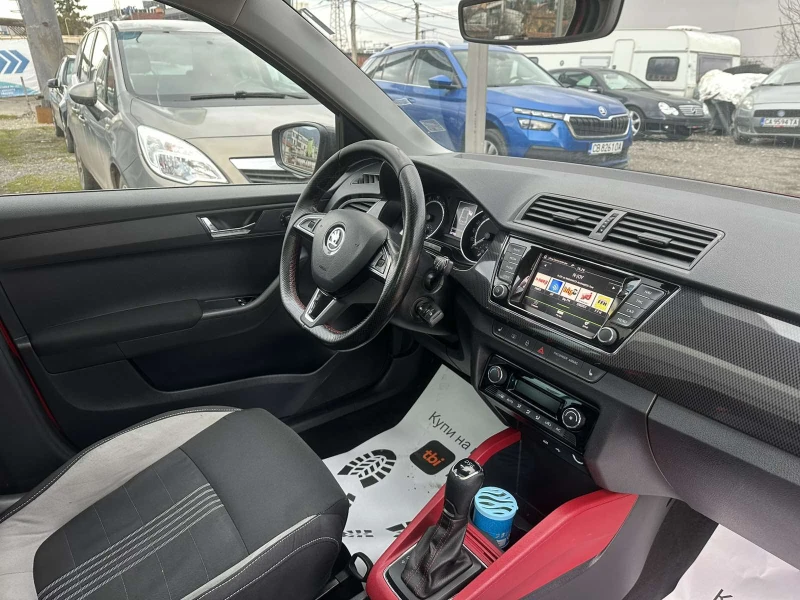 Skoda Fabia 1.2TSI Monte Carlo Distronic DSG 4-цилиндъра, снимка 14 - Автомобили и джипове - 53468787
