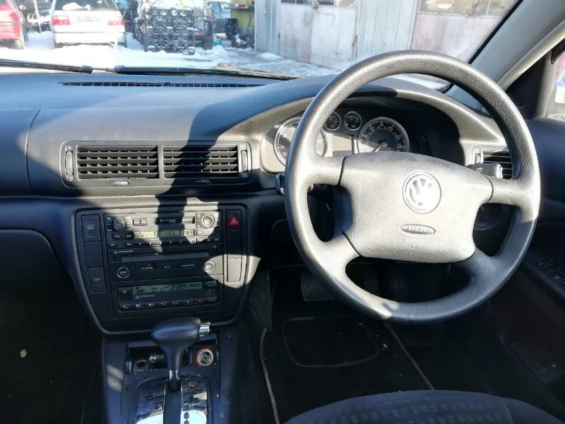 VW Passat 5.5, 2.0i, Автоматик, снимка 11 - Автомобили и джипове - 23948726