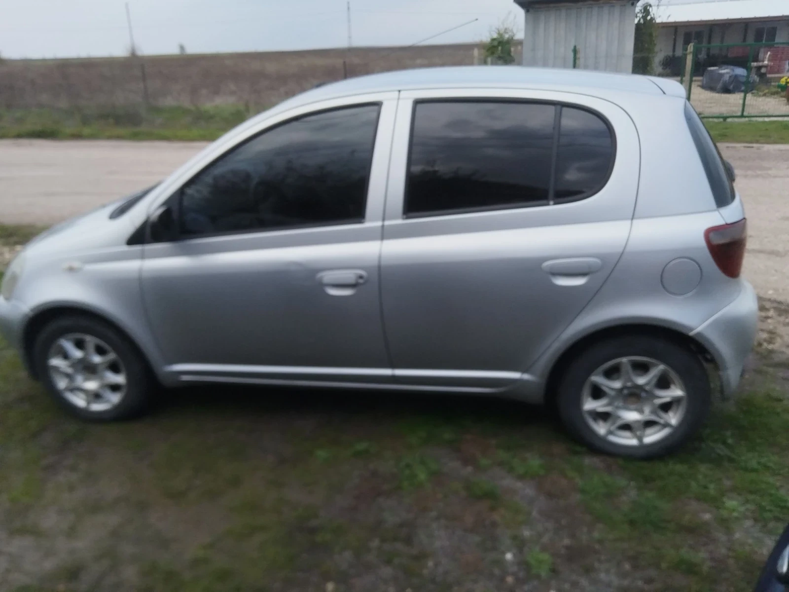 Toyota Yaris 1.0i Газ-бензин, снимка 1