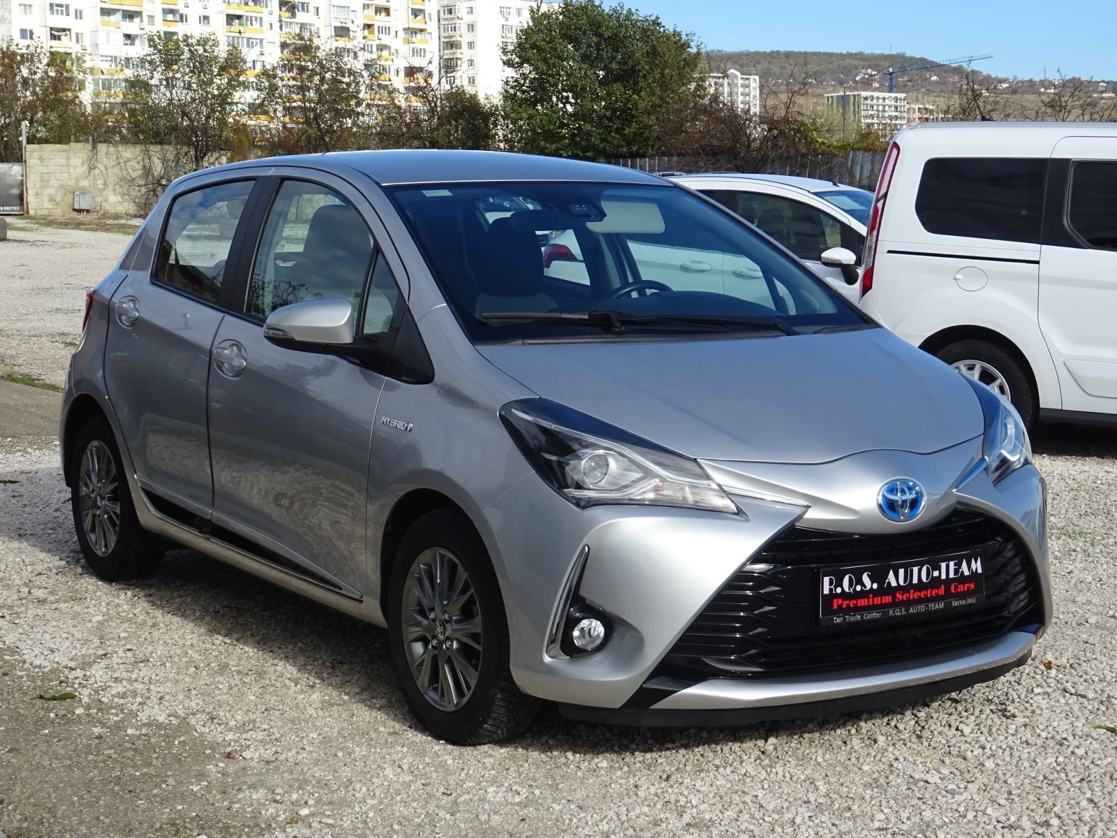 Toyota Yaris 1.5 Full Hybrid (HEV) E-CVT 5вр. Style - изображение 6