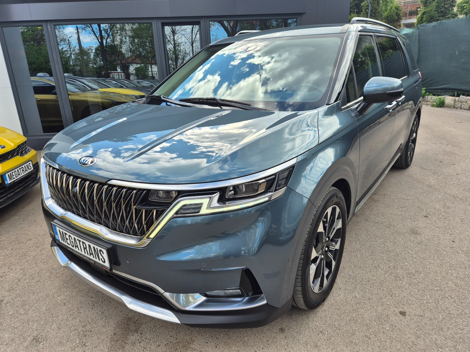 Kia Carnival 2.2 CRDI 8+ 1 ДДС - изображение 2