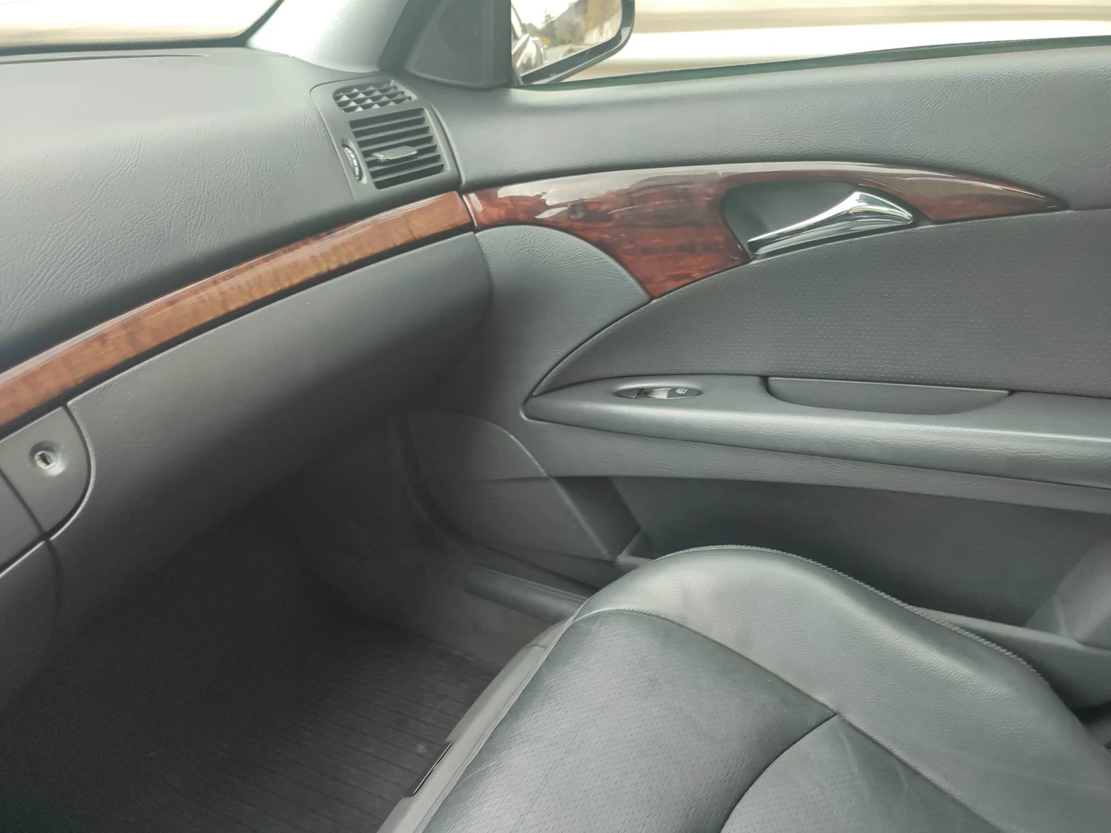 Mercedes-Benz E 220 E class - изображение 8