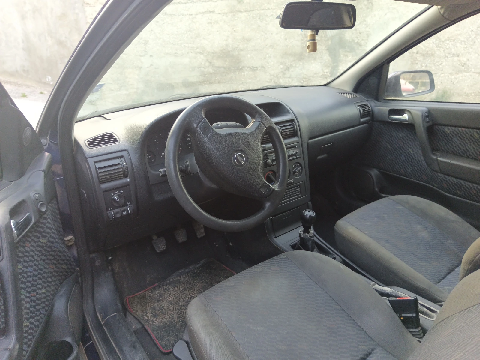 Opel Astra 1.2i - изображение 5