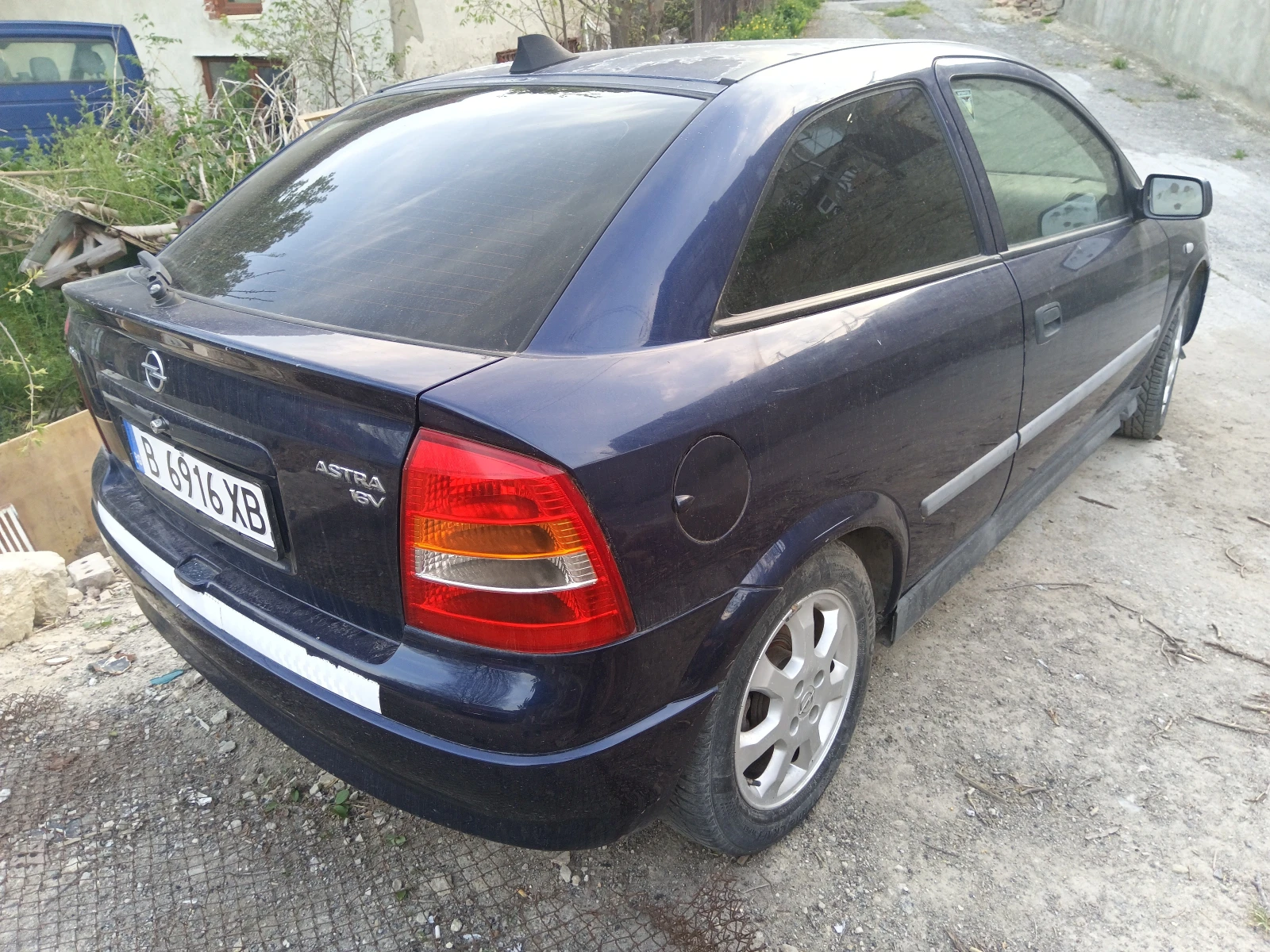 Opel Astra 1.2i - изображение 4