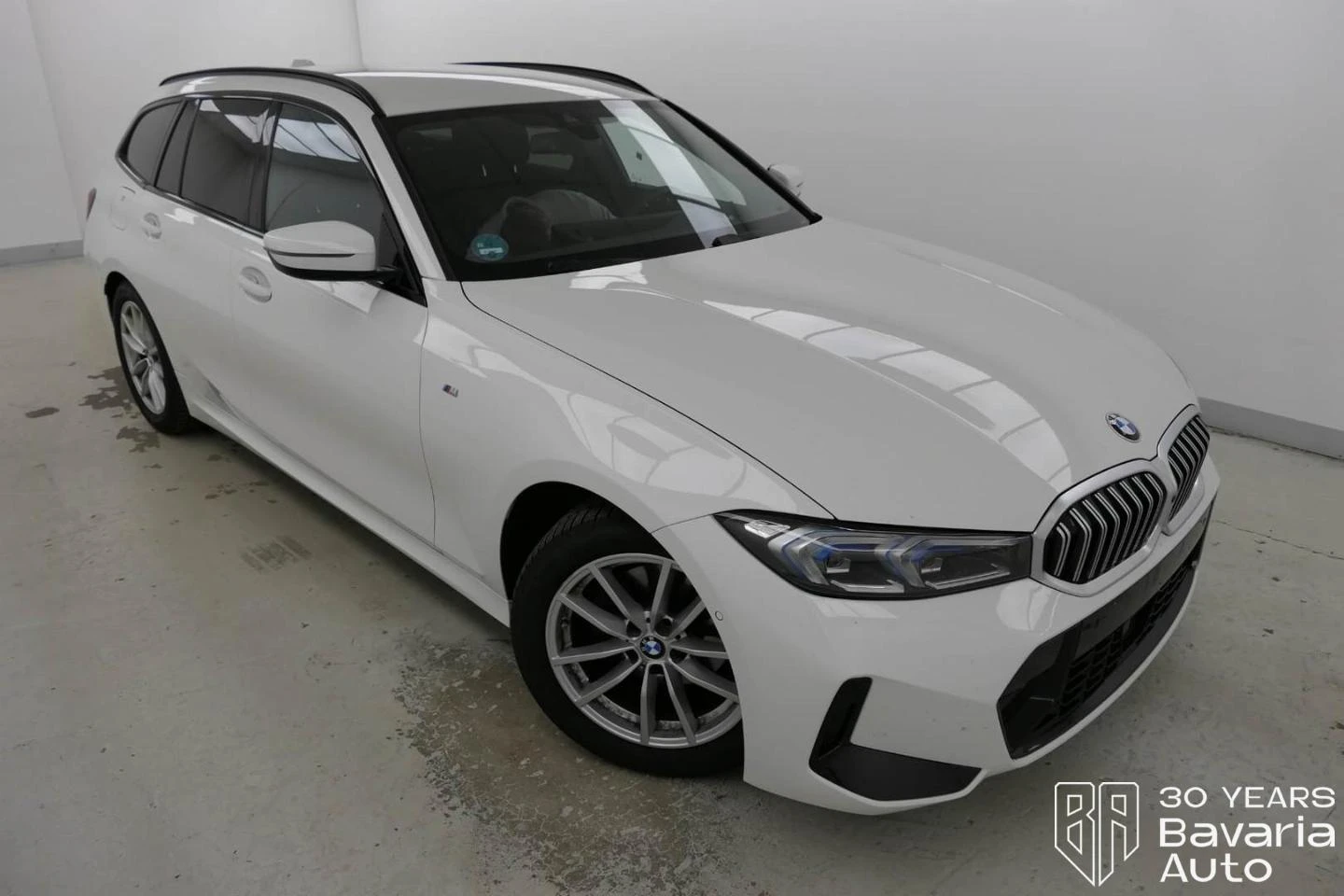 BMW 320 i Touring Sportautomatic M Sport Paket - изображение 4