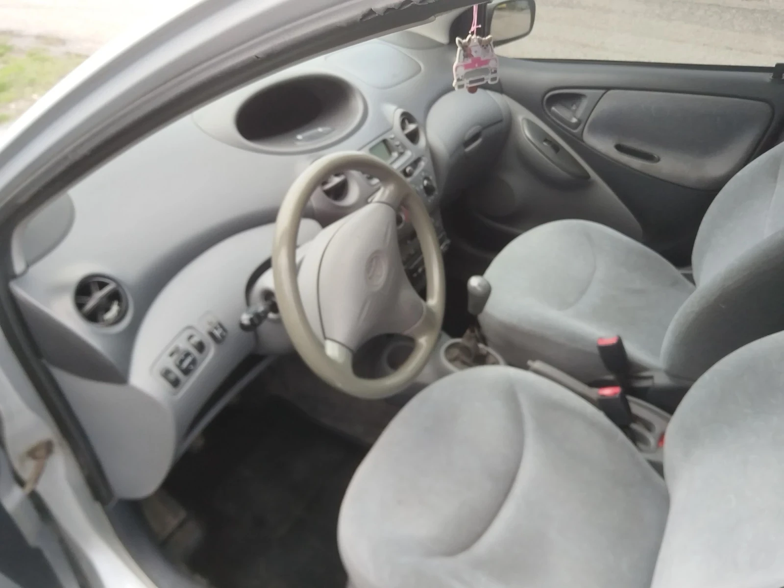 Toyota Yaris 1.0i Газ-бензин - изображение 8