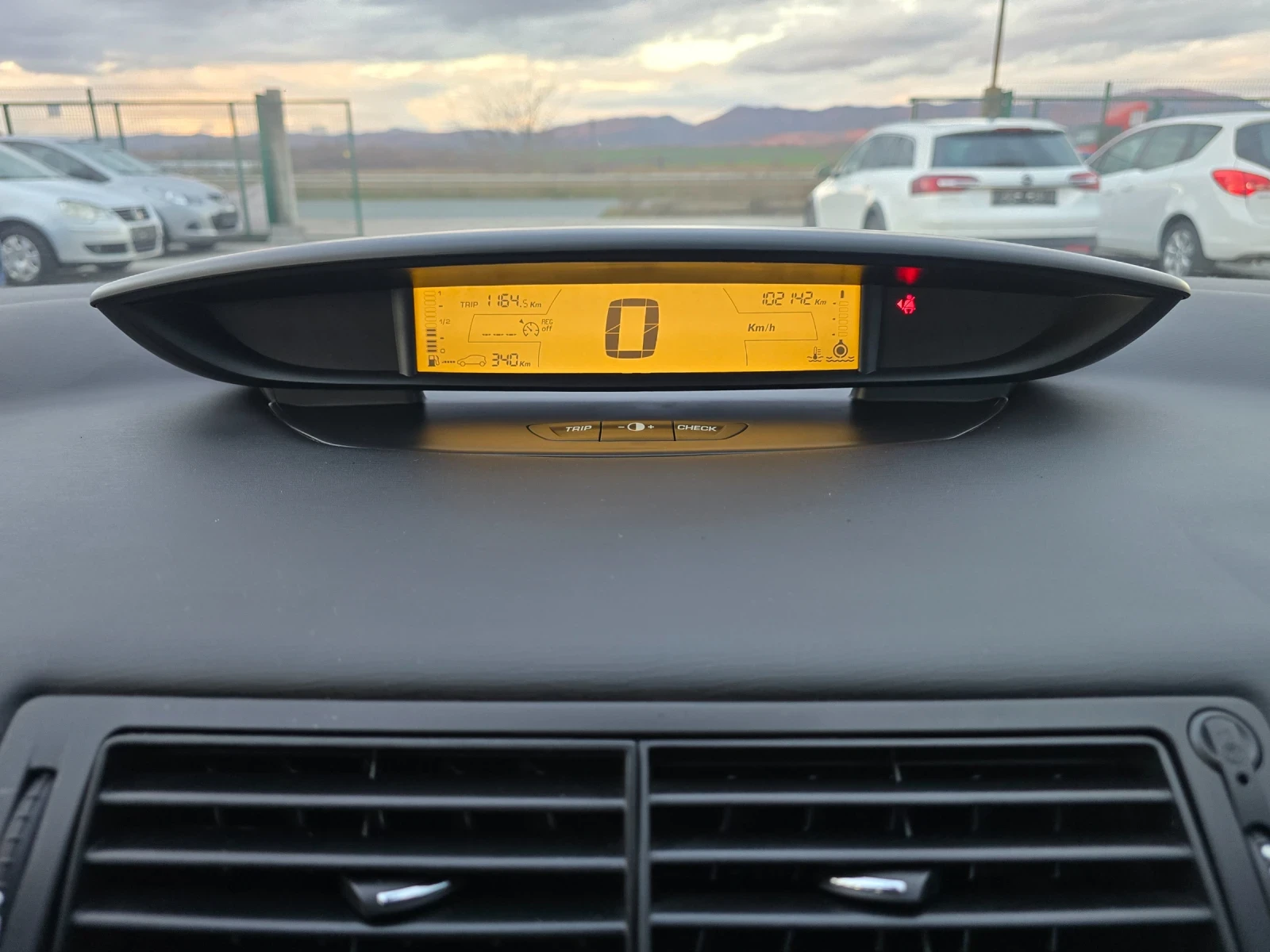 Citroen C4 1.4i  88  4 102142 .    | Mobile.bg   14