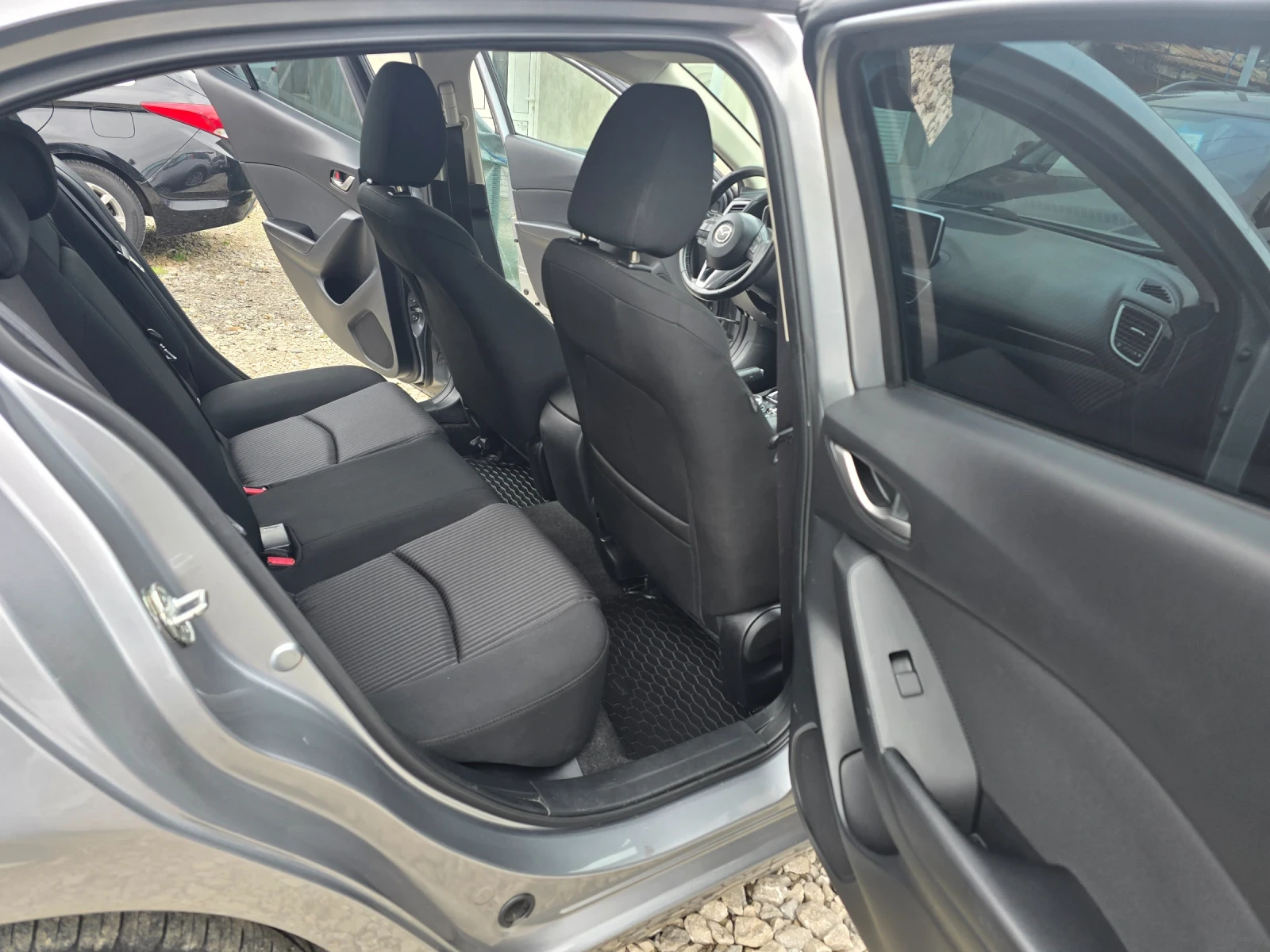 Mazda 3 2.2 | Mobile.bg � ����������� 9