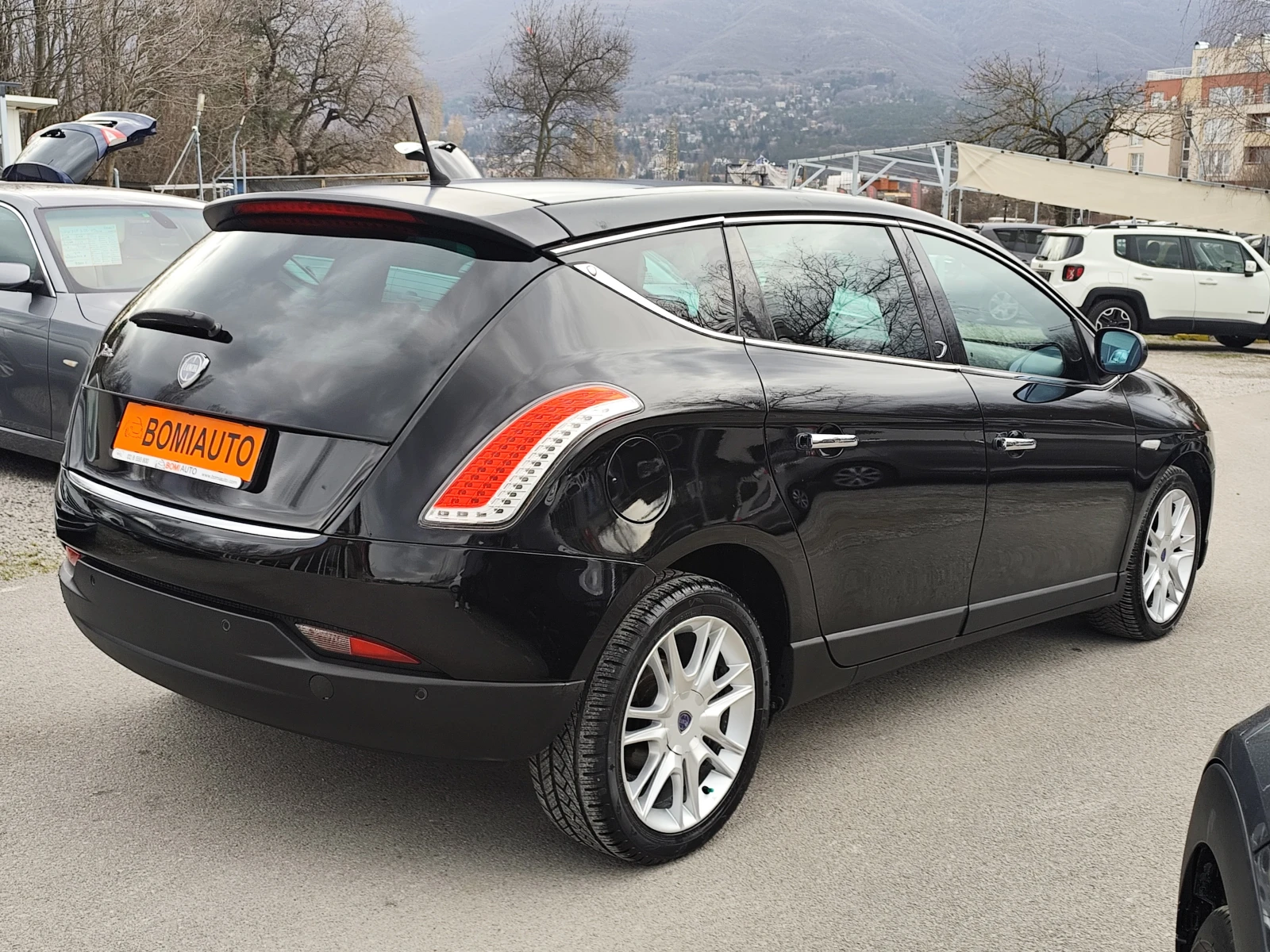 Lancia Delta 1.6mJTD* LED* КОЖА* ПАНОРАМА*  - изображение 4