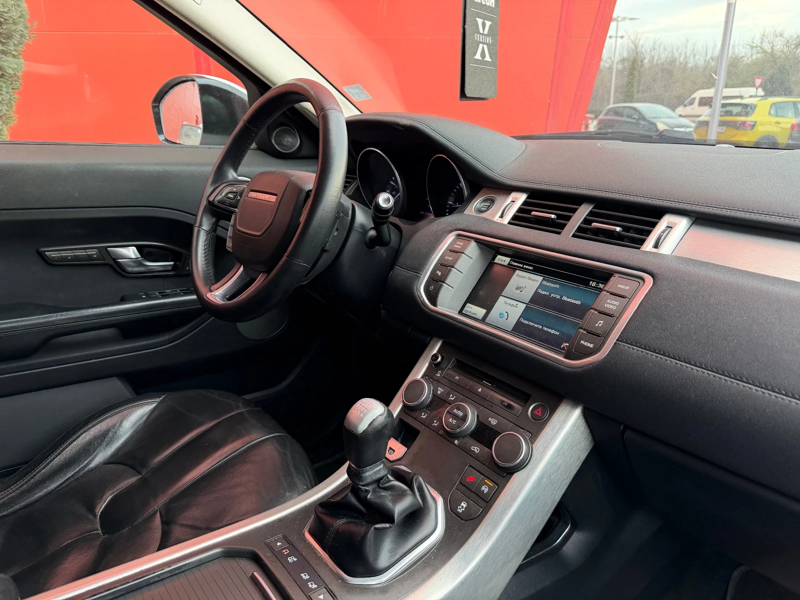 Land Rover Range Rover Evoque Обслужен* Вс* Платено* , снимка 10 - Автомобили и джипове - 53925097