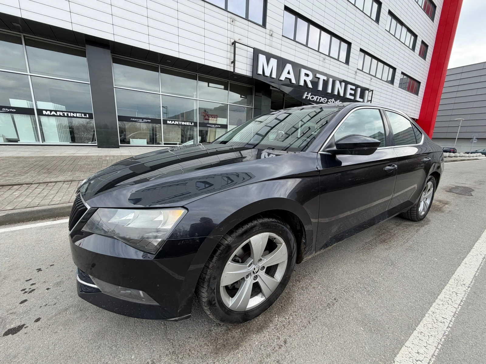 Skoda Superb 2.0D* Ръчка* 2019г, снимка 2 - Автомобили и джипове - 53925097