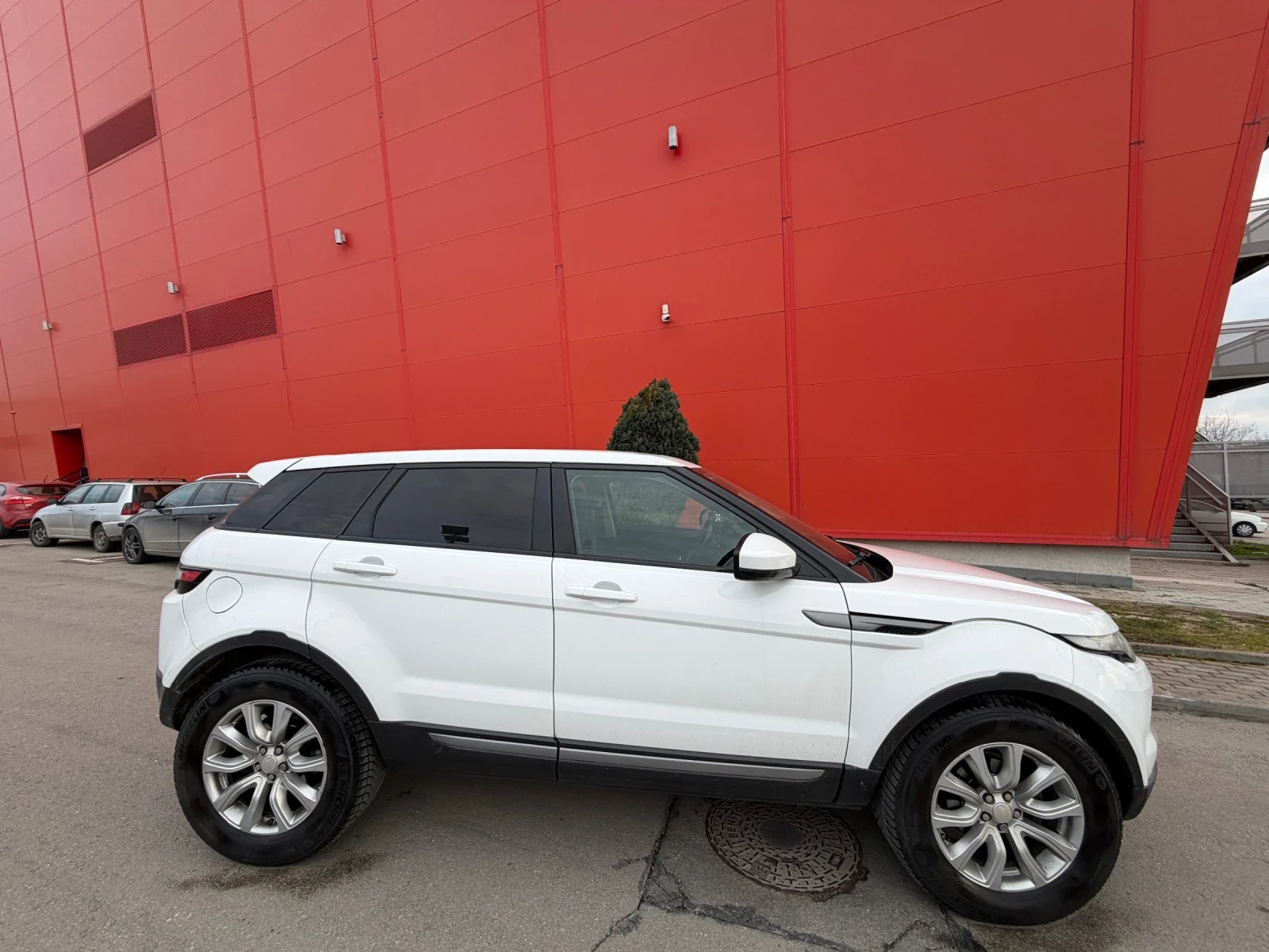 Land Rover Range Rover Evoque Обслужен* Вс* Платено* , снимка 4 - Автомобили и джипове - 53925097