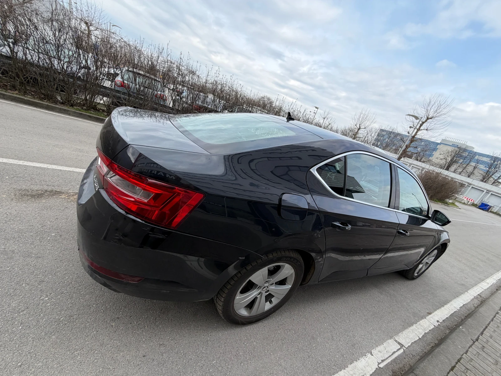 Skoda Superb 2.0D* Ръчка* 2019г, снимка 6 - Автомобили и джипове - 53925097